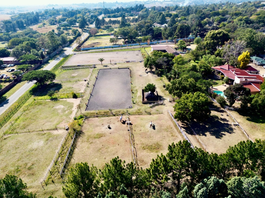 5 Bedroom Property for Sale in Mnandi Gauteng