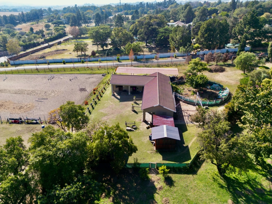 5 Bedroom Property for Sale in Mnandi Gauteng