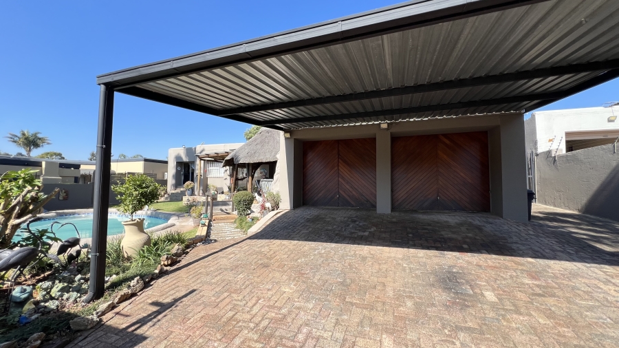 4 Bedroom Property for Sale in Rangeview Gauteng