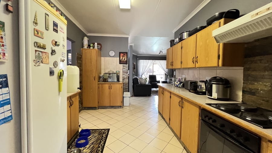 4 Bedroom Property for Sale in Rangeview Gauteng