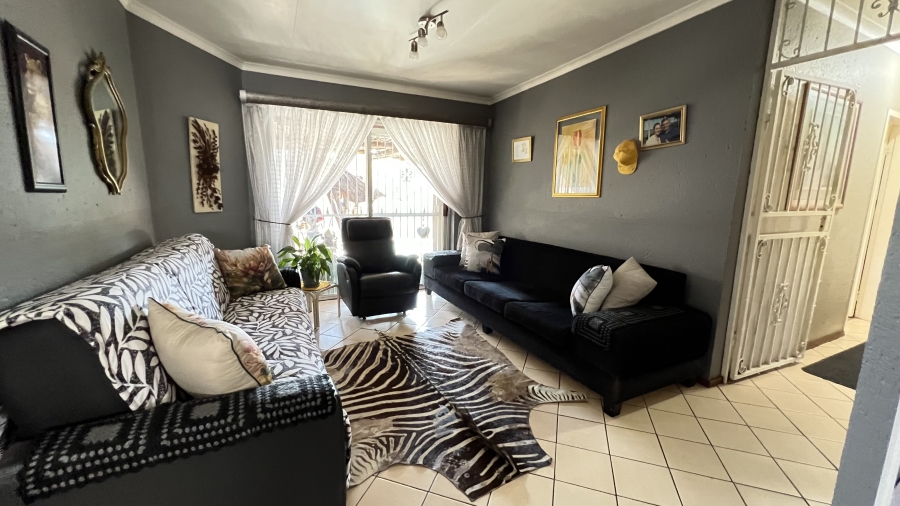 4 Bedroom Property for Sale in Rangeview Gauteng