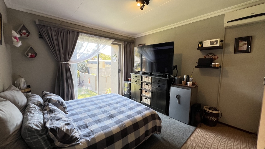 4 Bedroom Property for Sale in Rangeview Gauteng