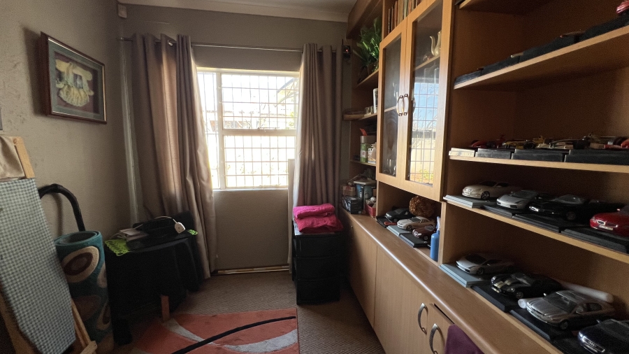 4 Bedroom Property for Sale in Rangeview Gauteng