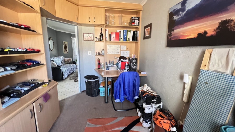 4 Bedroom Property for Sale in Rangeview Gauteng
