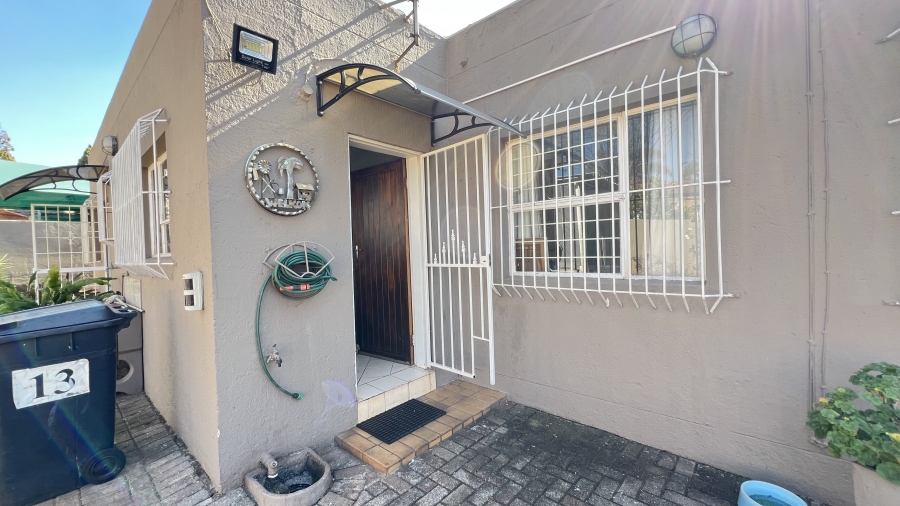 4 Bedroom Property for Sale in Rangeview Gauteng