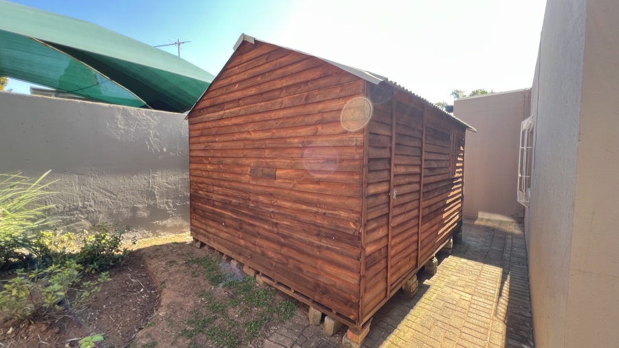 4 Bedroom Property for Sale in Rangeview Gauteng