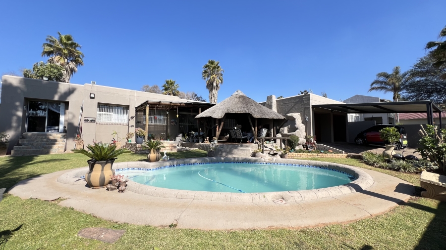 4 Bedroom Property for Sale in Rangeview Gauteng