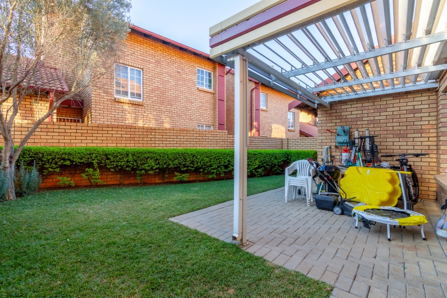 2 Bedroom Property for Sale in Equestria Gauteng