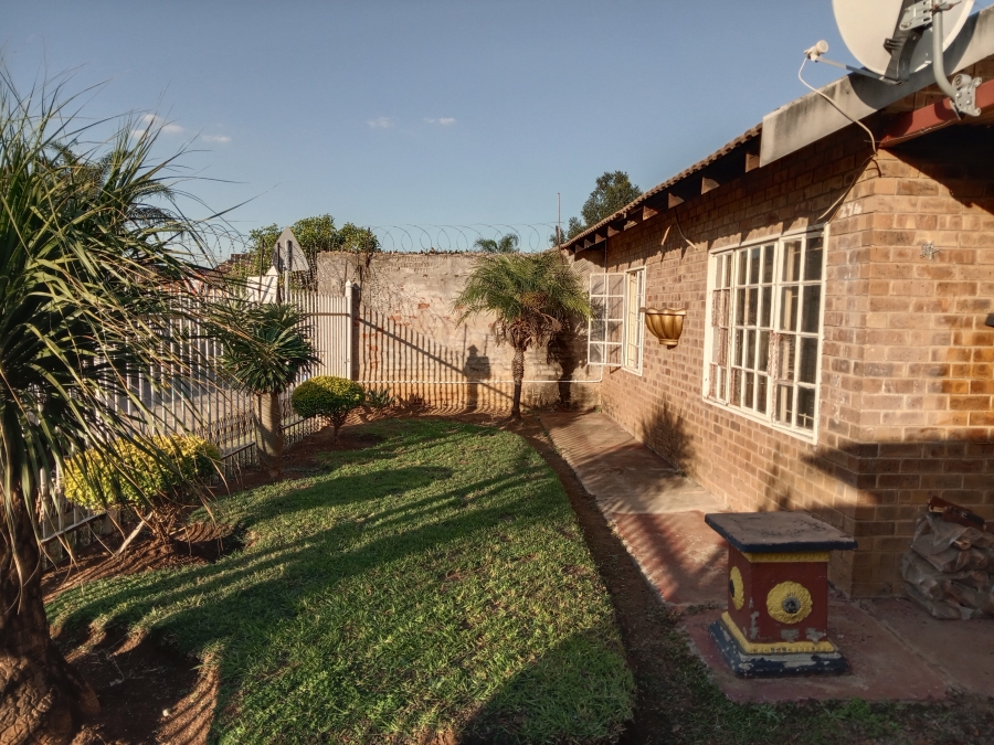 2 Bedroom Property for Sale in Elandspoort Gauteng