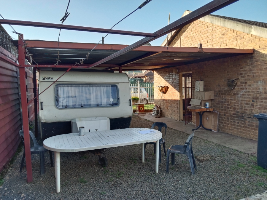 2 Bedroom Property for Sale in Elandspoort Gauteng