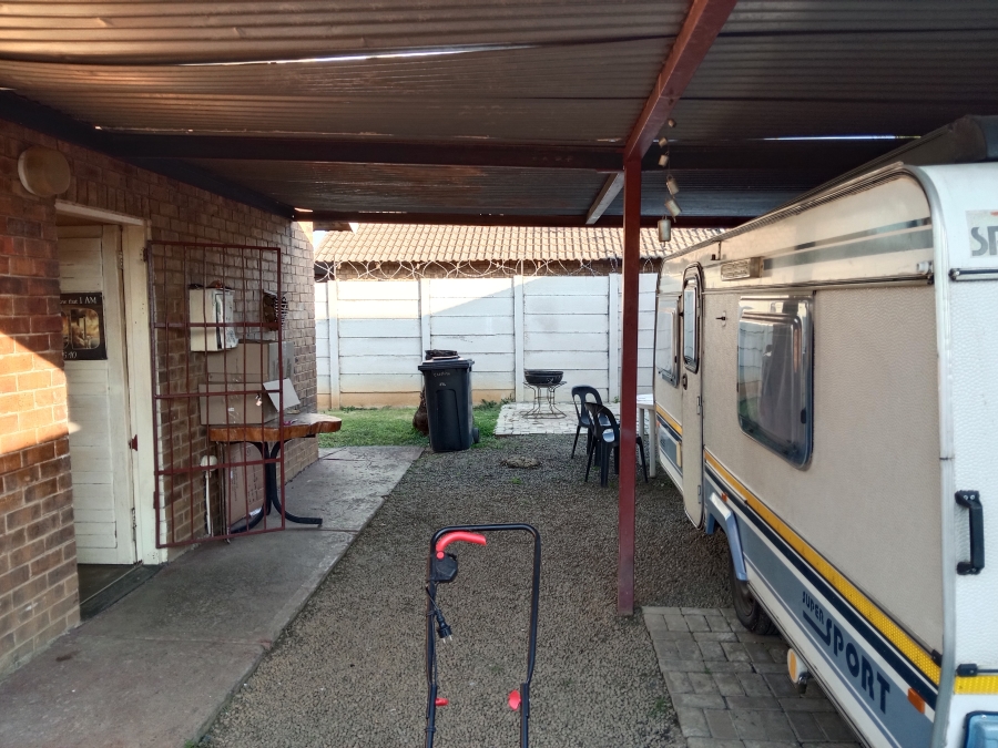 2 Bedroom Property for Sale in Elandspoort Gauteng