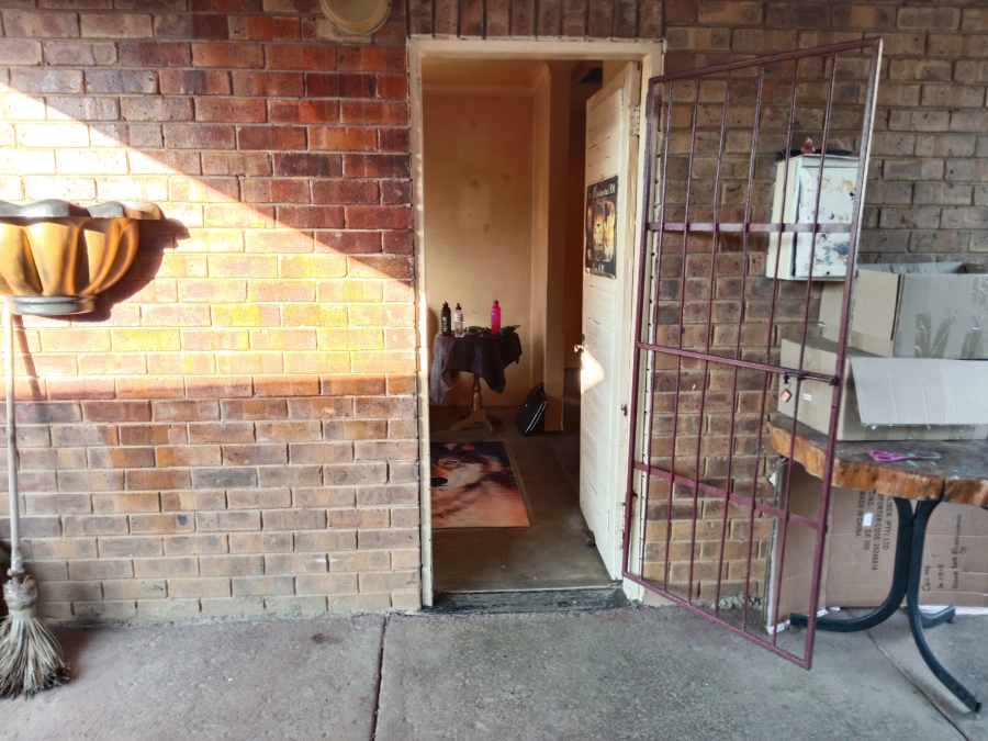 2 Bedroom Property for Sale in Elandspoort Gauteng