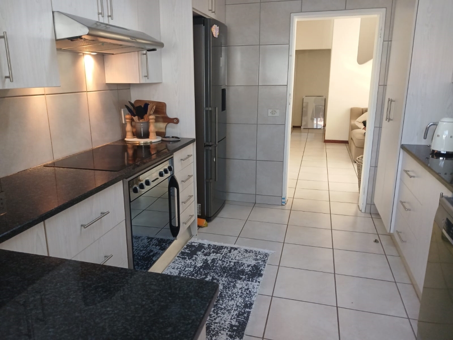 To Let 3 Bedroom Property for Rent in Epsom Downs Gauteng