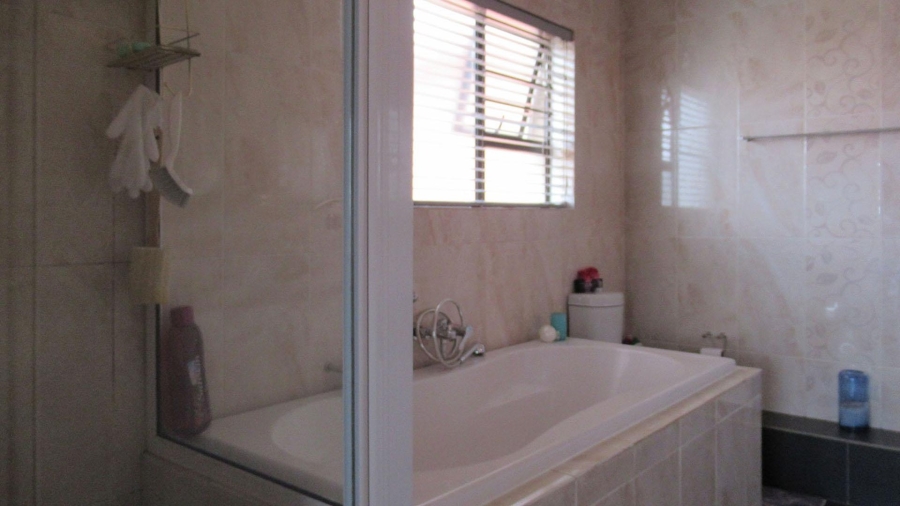 3 Bedroom Property for Sale in South Crest Gauteng