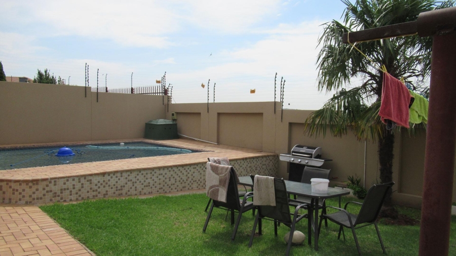 3 Bedroom Property for Sale in South Crest Gauteng