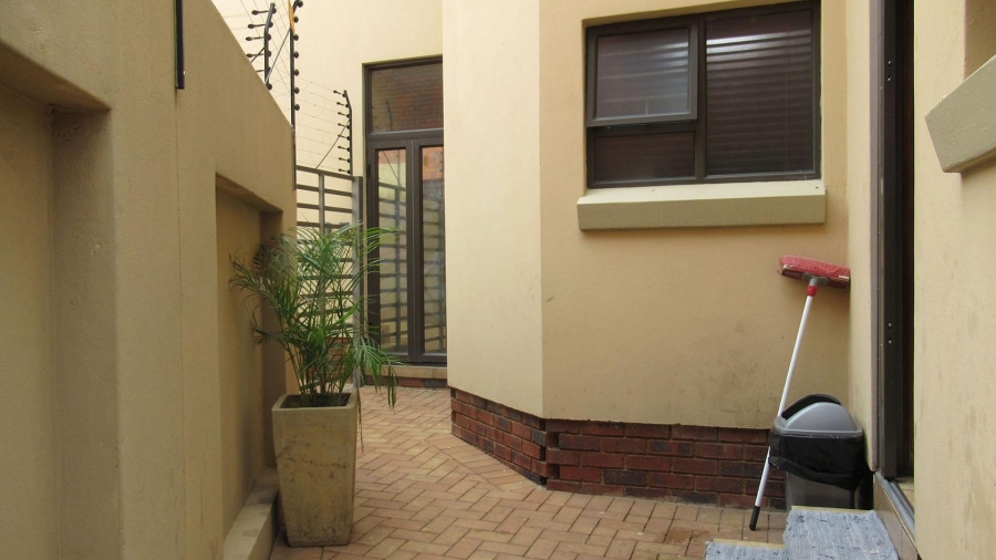 3 Bedroom Property for Sale in South Crest Gauteng