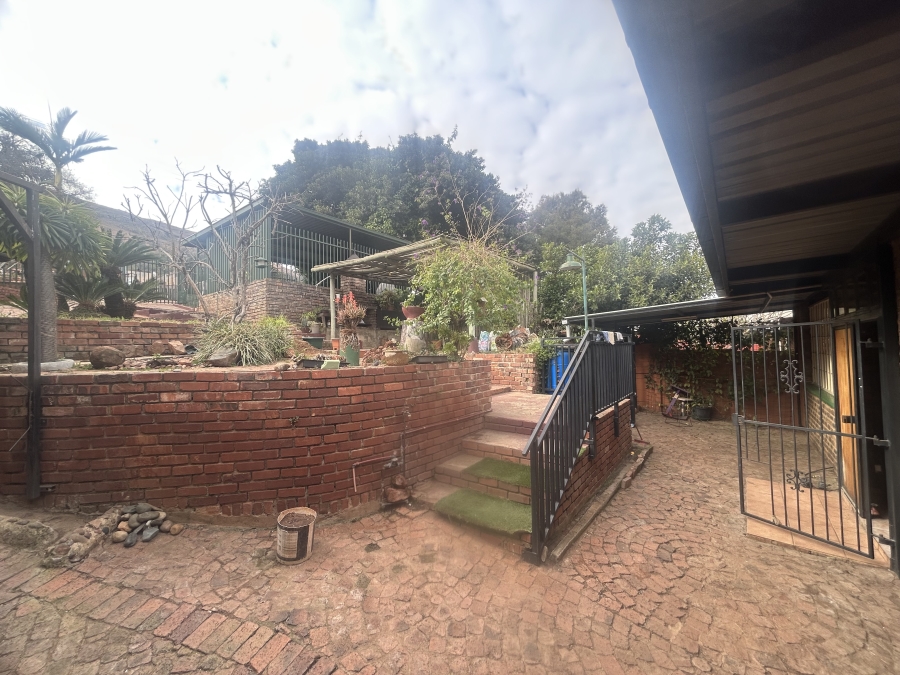 4 Bedroom Property for Sale in Mountain View Gauteng