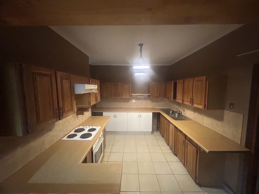 4 Bedroom Property for Sale in Mountain View Gauteng