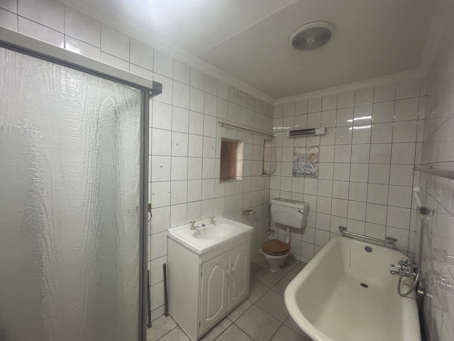 4 Bedroom Property for Sale in Mountain View Gauteng