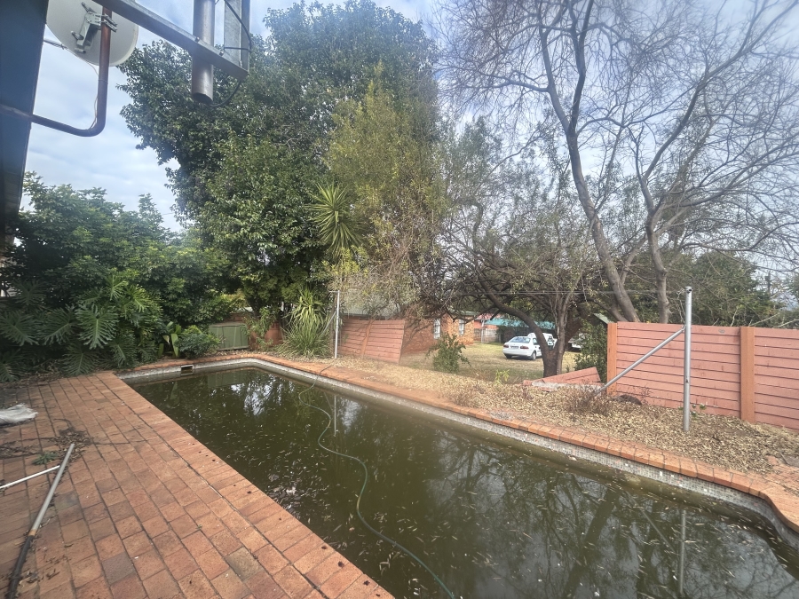 4 Bedroom Property for Sale in Mountain View Gauteng
