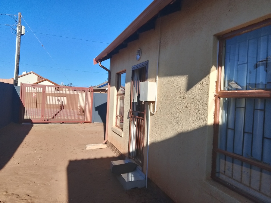 2 Bedroom Property for Sale in Bram Fischerville Gauteng
