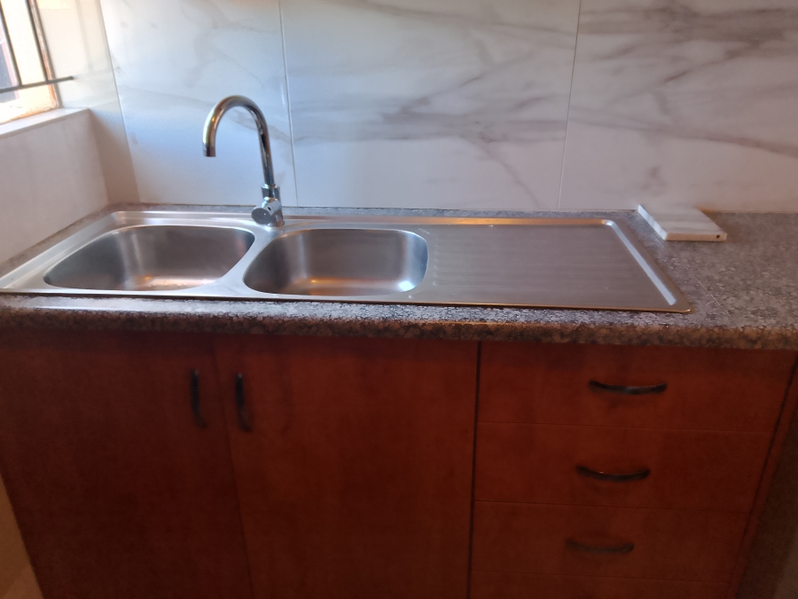 2 Bedroom Property for Sale in Bram Fischerville Gauteng
