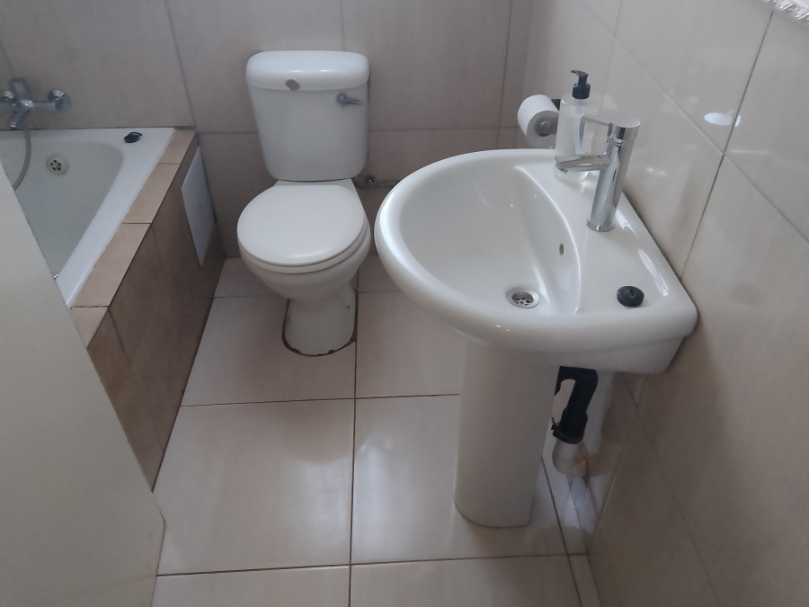 2 Bedroom Property for Sale in Bram Fischerville Gauteng
