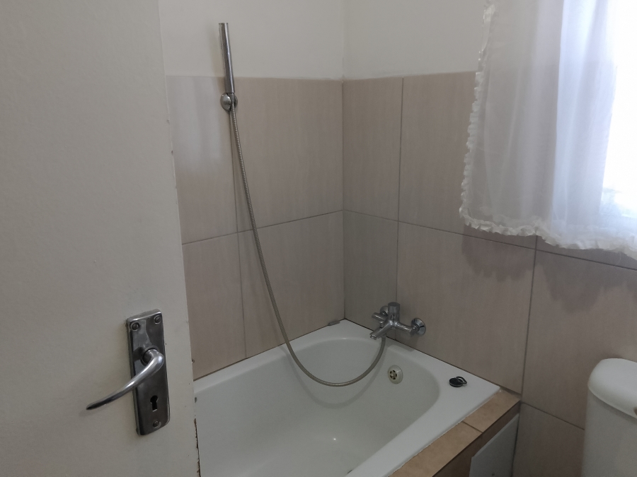 2 Bedroom Property for Sale in Bram Fischerville Gauteng