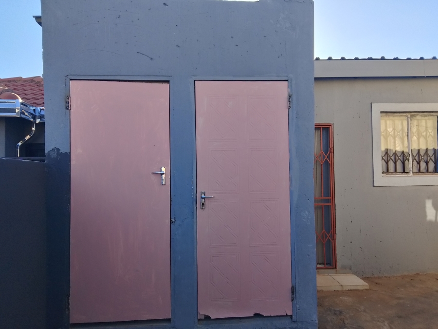 2 Bedroom Property for Sale in Bram Fischerville Gauteng
