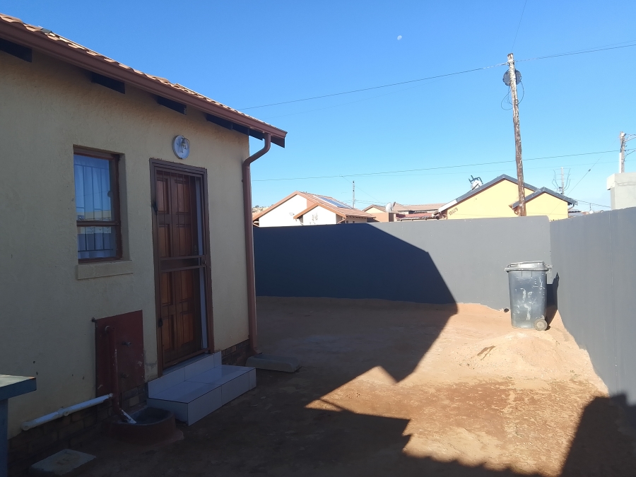 2 Bedroom Property for Sale in Bram Fischerville Gauteng