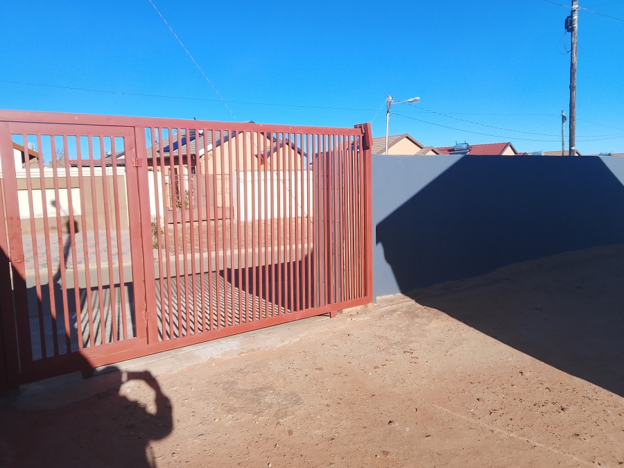 2 Bedroom Property for Sale in Bram Fischerville Gauteng