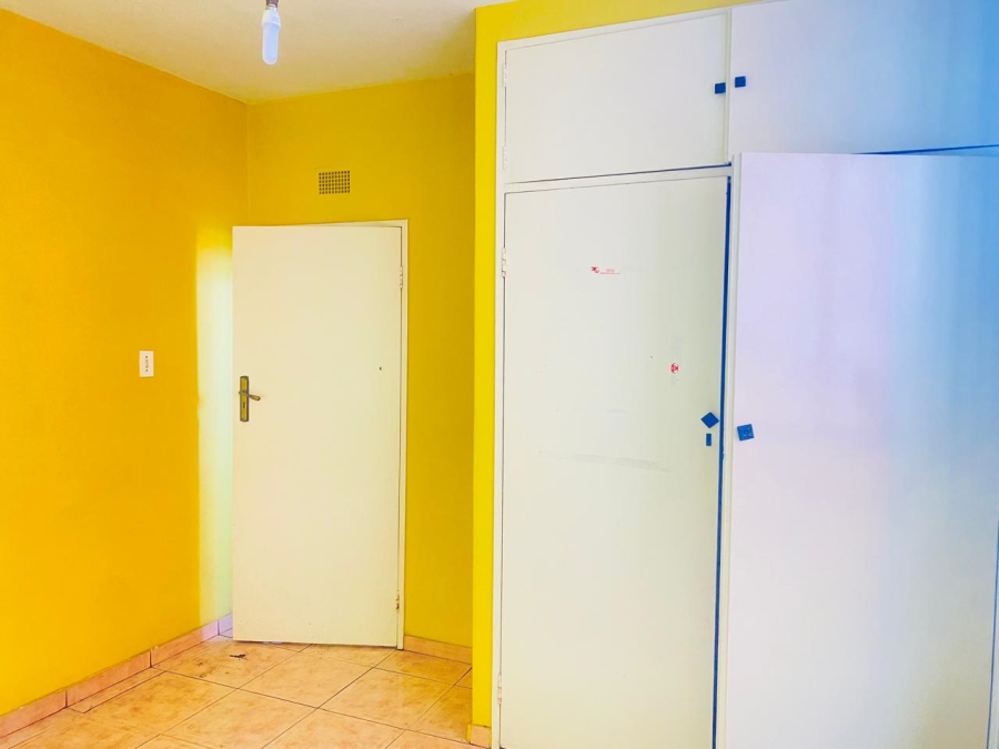 2 Bedroom Property for Sale in Hillbrow Gauteng