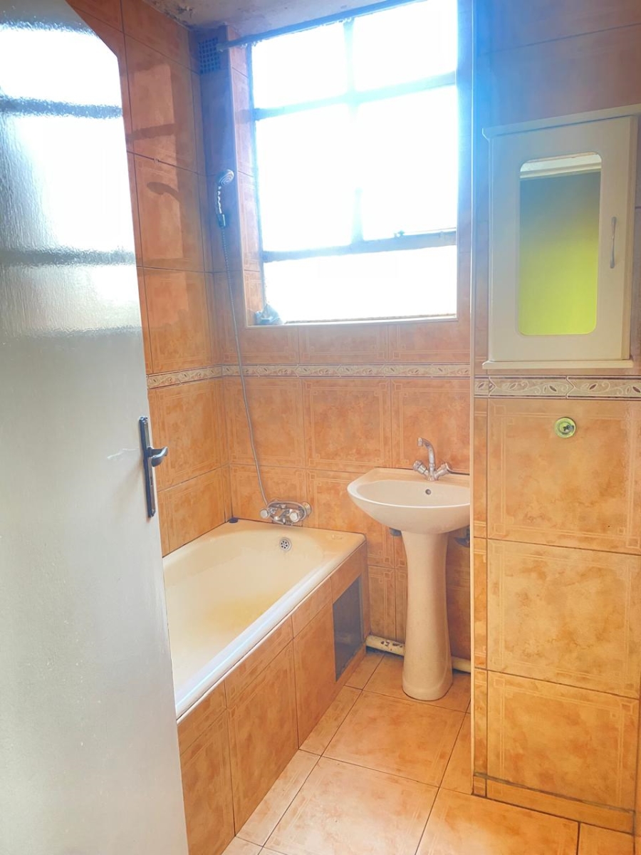 2 Bedroom Property for Sale in Hillbrow Gauteng
