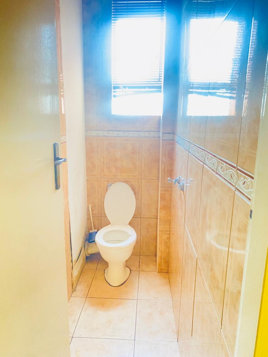 2 Bedroom Property for Sale in Hillbrow Gauteng