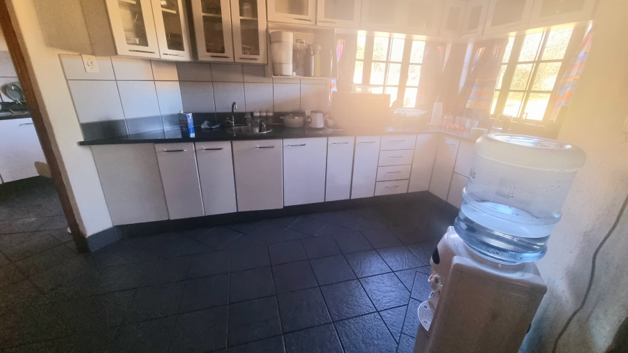 To Let 4 Bedroom Property for Rent in Glen Austin Gauteng