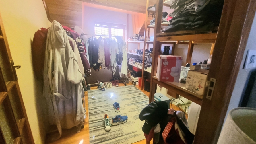 To Let 4 Bedroom Property for Rent in Glen Austin Gauteng