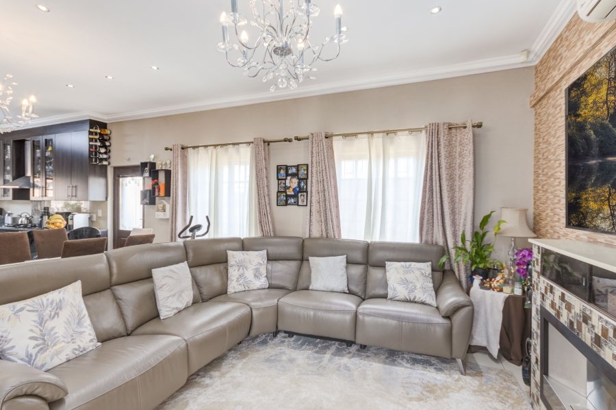 To Let 3 Bedroom Property for Rent in Broadacres Gauteng