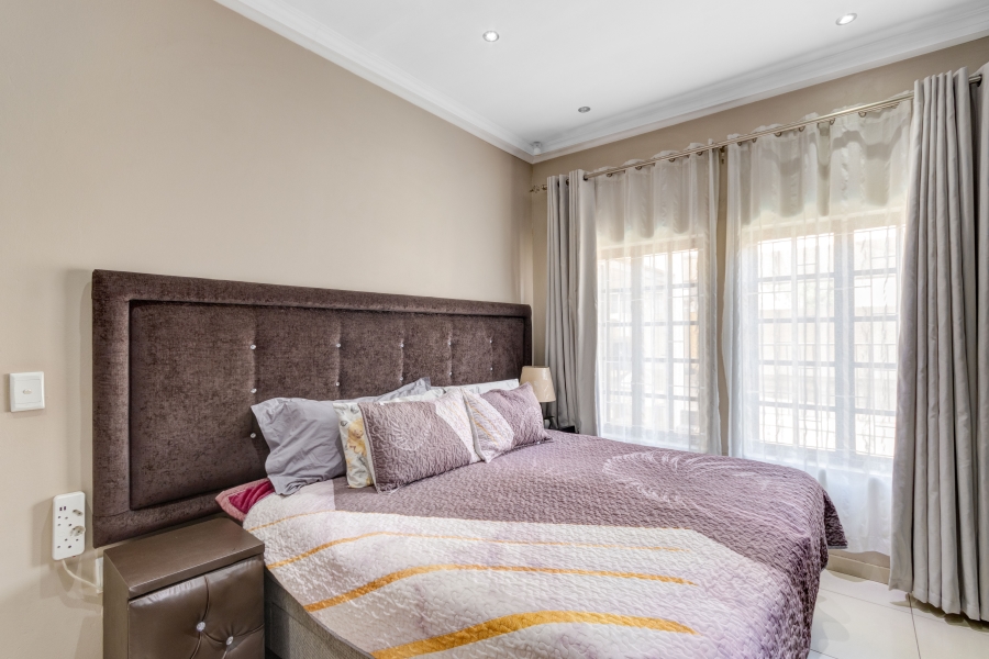 To Let 3 Bedroom Property for Rent in Broadacres Gauteng