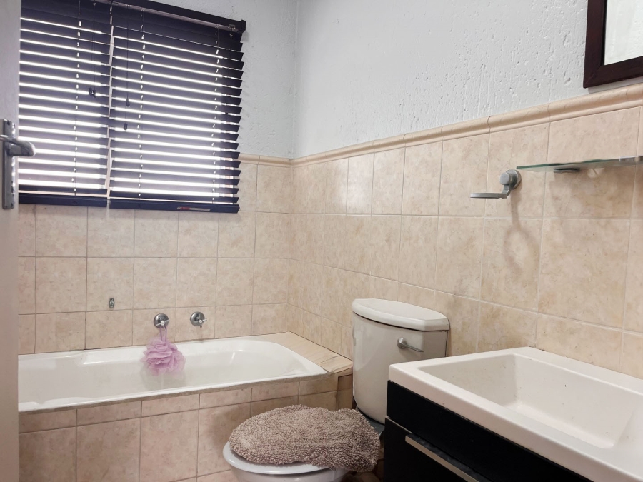 2 Bedroom Property for Sale in Glenhazel Gauteng