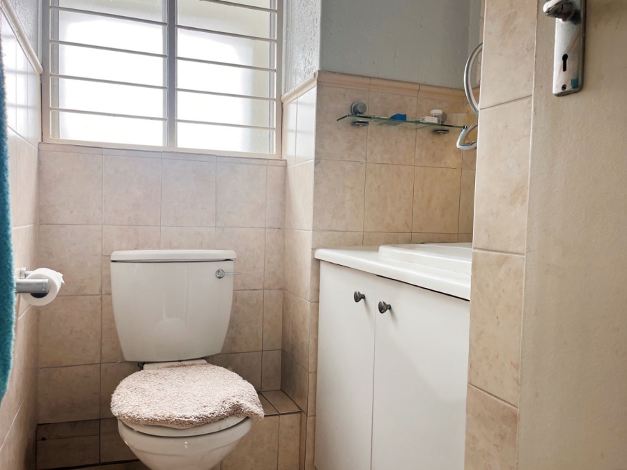 2 Bedroom Property for Sale in Glenhazel Gauteng