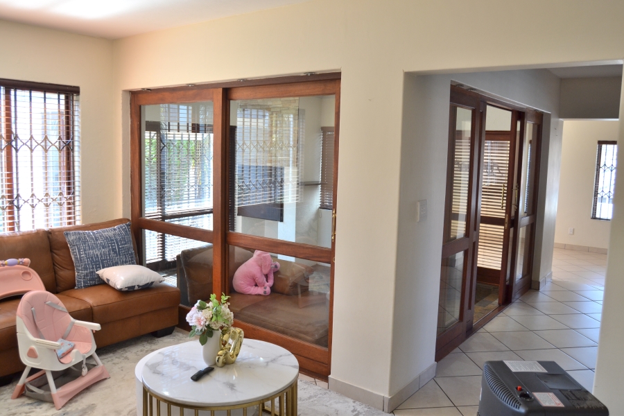 3 Bedroom Property for Sale in Thatchfield Estate Gauteng