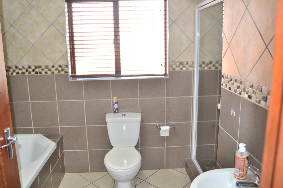 3 Bedroom Property for Sale in Thatchfield Estate Gauteng