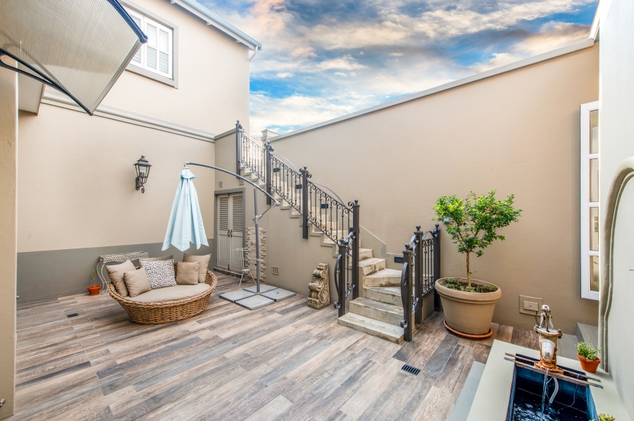 4 Bedroom Property for Sale in Waterfall Country Estate Gauteng