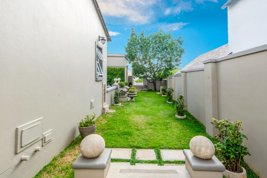 4 Bedroom Property for Sale in Waterfall Country Estate Gauteng