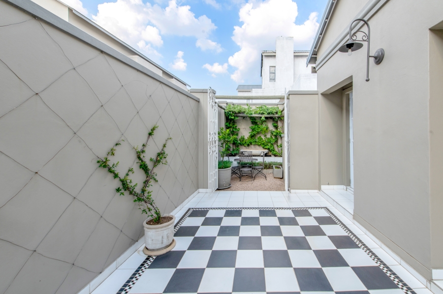 4 Bedroom Property for Sale in Waterfall Country Estate Gauteng