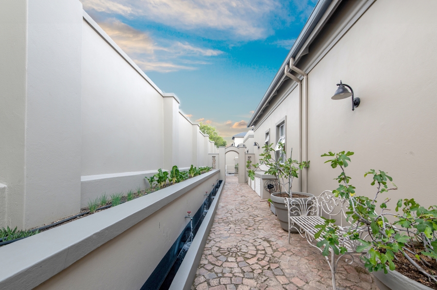 4 Bedroom Property for Sale in Waterfall Country Estate Gauteng