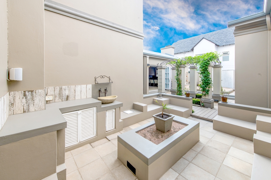 4 Bedroom Property for Sale in Waterfall Country Estate Gauteng