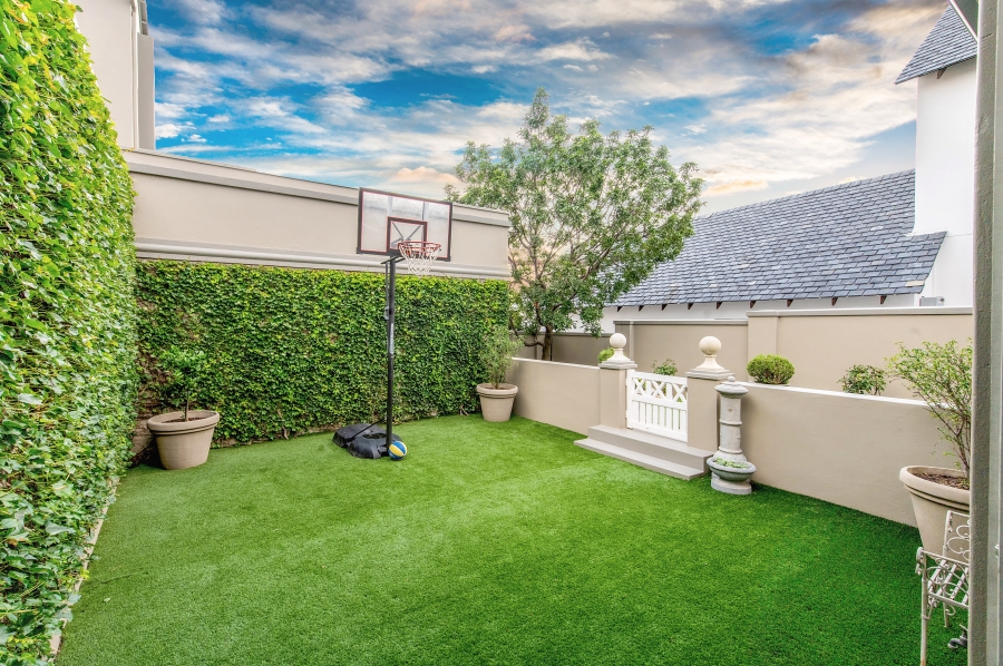 4 Bedroom Property for Sale in Waterfall Country Estate Gauteng