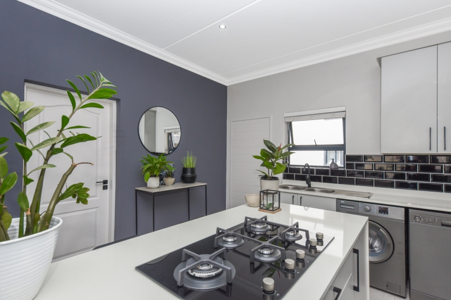 To Let 2 Bedroom Property for Rent in Bryanston Gauteng