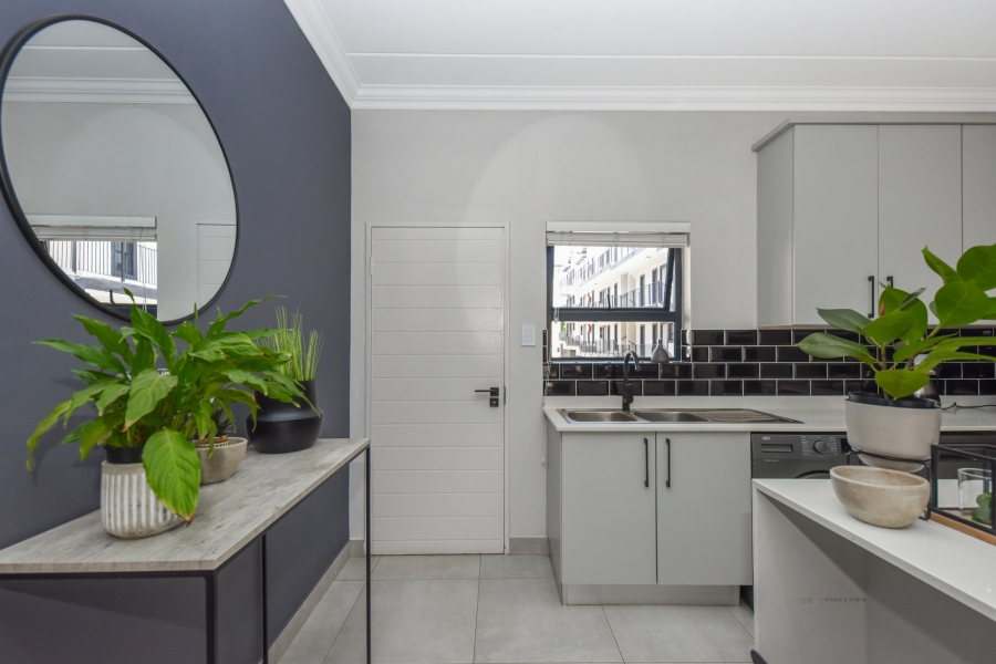 To Let 2 Bedroom Property for Rent in Bryanston Gauteng